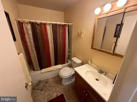1121 Holmespun Dr, Pasadena, MD 21122 photo 8