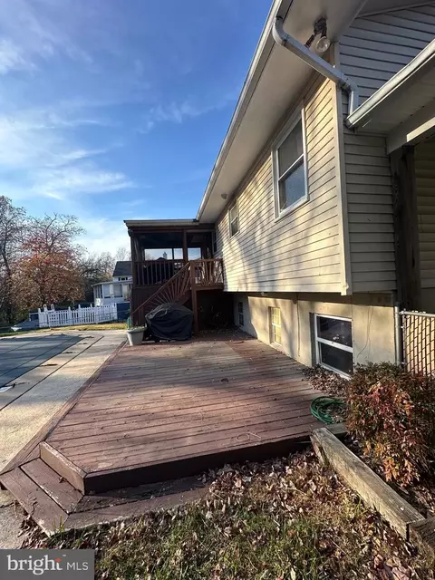 1121 Holmespun Dr, Pasadena, MD 21122 photo 26