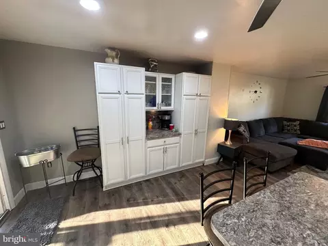 1121 Holmespun Dr, Pasadena, MD 21122 photo 10