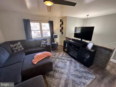 1121 Holmespun Dr, Pasadena, MD 21122 photo 7