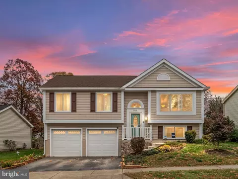 2931 Golden Fleece Dr, Pasadena, MD 21122