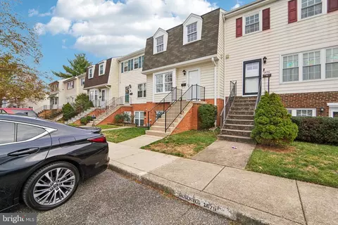 1677 Ridgely Ct, Crofton, MD 21114 photo 3