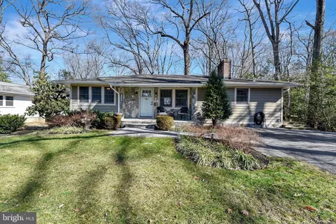 1130 Chinaberry Ln, Crownsville, MD 21032