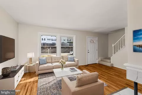 Living - 1703 Walleye Dr, Crofton, MD 21114 photo 4 of 6