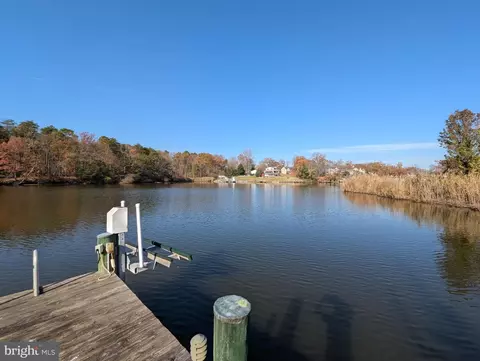 792 Powhatan Beach Rd, Pasadena, MD 21122