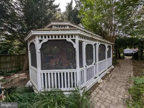 792 Powhatan Beach Rd, Pasadena, MD 21122 photo 34