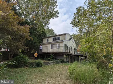 792 Powhatan Beach Rd, Pasadena, MD 21122 photo 8