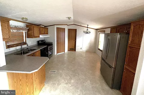 126 Main St, Lothian, MD 20711 photo 2