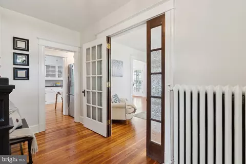 Entry Way - 1411 West St, Annapolis, MD 21401 photo 3 of 6