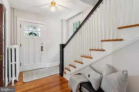 Entry Way - 1411 West St, Annapolis, MD 21401 photo 2 of 6