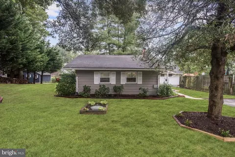 Exterior - 3655 7th Ave, Edgewater, MD 21037 photo 3 of 8