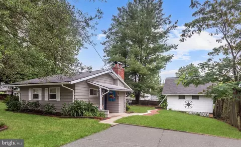 3655 7th Ave, Edgewater, MD 21037