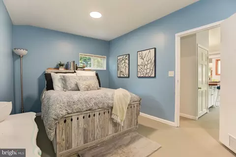 Bedroom - 3655 7th Ave, Edgewater, MD 21037 photo 2 of 2