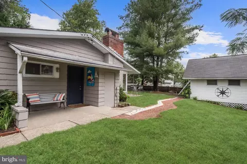 Exterior - 3655 7th Ave, Edgewater, MD 21037 photo 2 of 8
