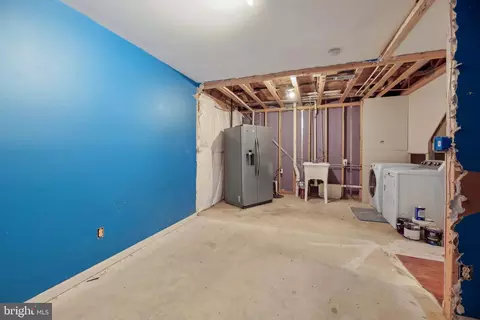 8267 Appalachian Dr, Pasadena, MD 21122 photo 24
