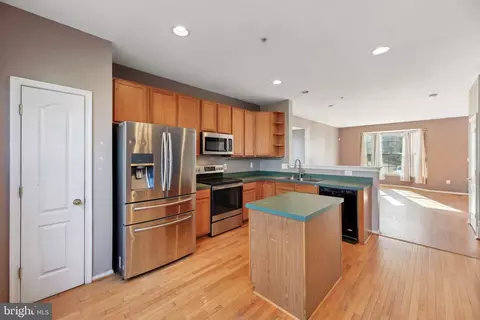8267 Appalachian Dr, Pasadena, MD 21122 photo 10