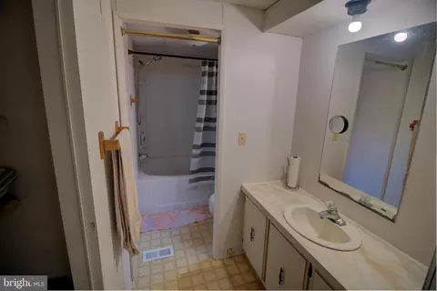 1204 Kendricks Ln, Severn, MD 21144 photo 8