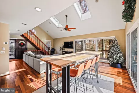 950 Buttonwood Trl, Crownsville, MD 21032