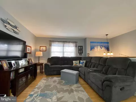 296 Creek Blvd, Pasadena, MD 21122 photo 7