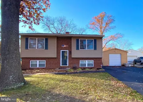 296 Creek Blvd, Pasadena, MD 21122