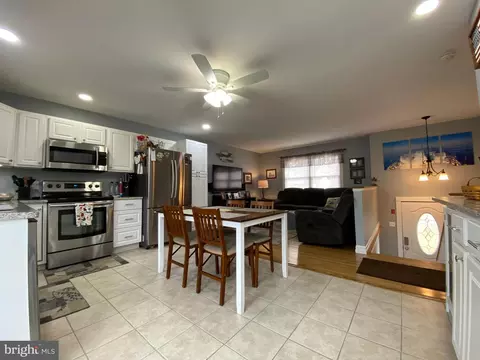 296 Creek Blvd, Pasadena, MD 21122 photo 11