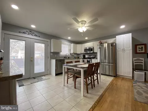296 Creek Blvd, Pasadena, MD 21122 photo 10