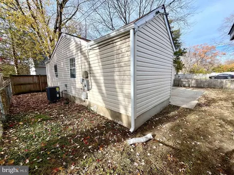 675 204th St, Pasadena, MD 21122 photo 3