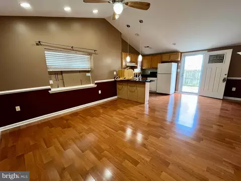 675 204th St, Pasadena, MD 21122 photo 5