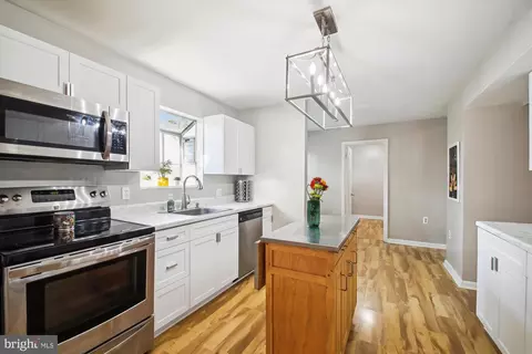7908 Kings Bench Pl, Pasadena, MD 21122 photo 12