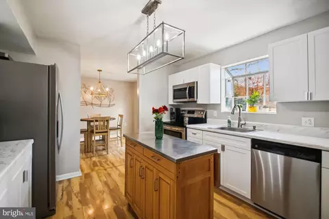 7908 Kings Bench Pl, Pasadena, MD 21122 photo 13