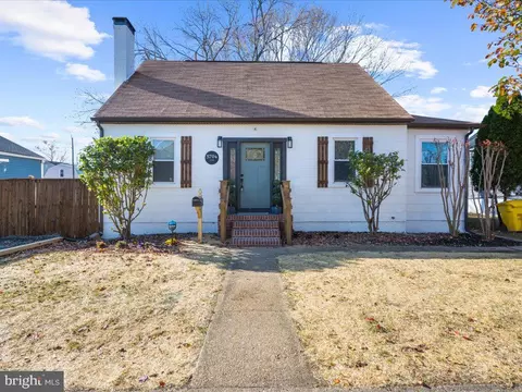 5704 Pope St, Baltimore, MD 21225