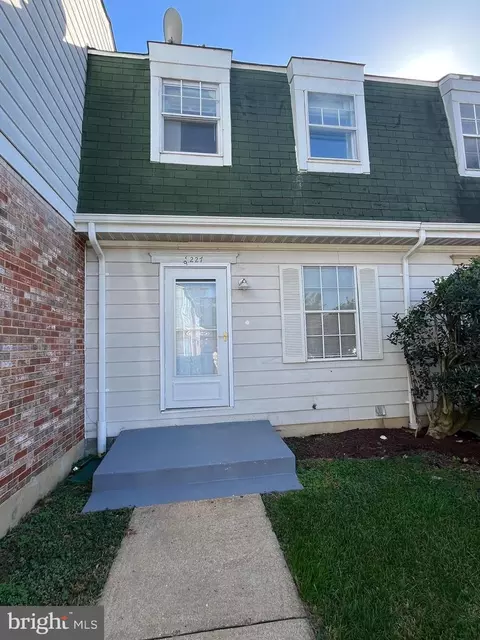 8227 Dunfield Ct, Severn, MD 21144