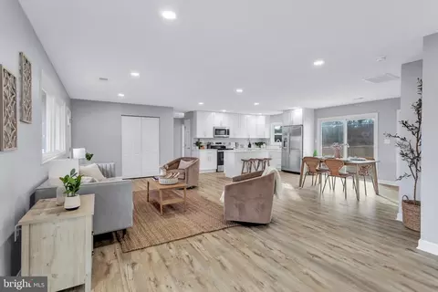 1110 Virginia Ave, Pasadena, MD 21122 photo 3