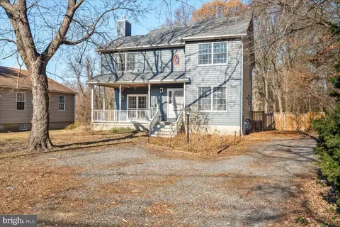 1122 Bradley Rd, Pasadena, MD 21122