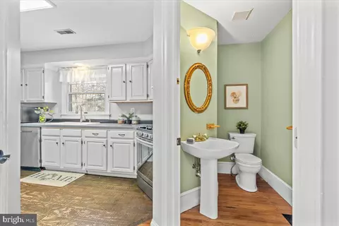 1122 Bradley Rd, Pasadena, MD 21122 photo 16