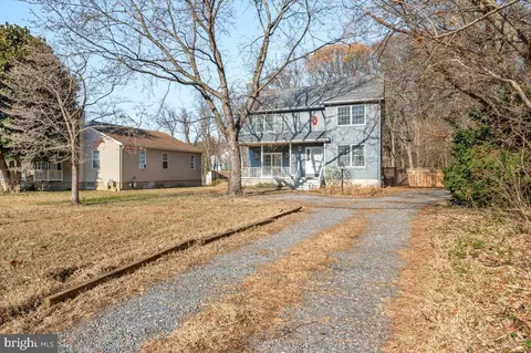 1122 Bradley Rd, Pasadena, MD 21122 photo 2