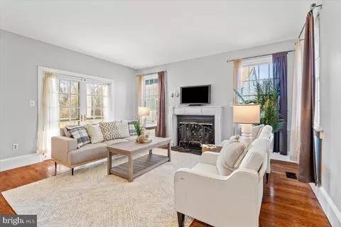 1122 Bradley Rd, Pasadena, MD 21122 photo 8