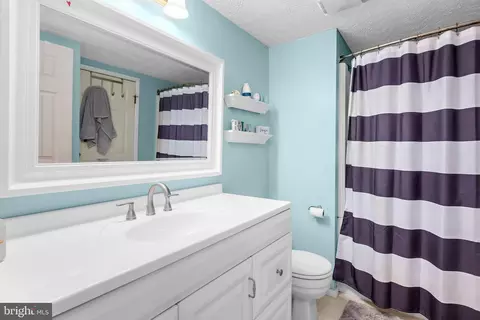 Bath - 3618 Dorshire Ct, Pasadena, MD 21122 photo 1 of 1
