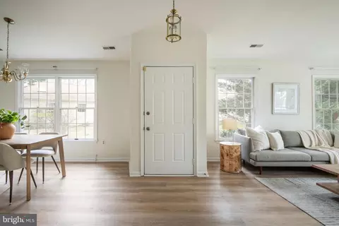 Entry Way - 528 Coover Rd, Annapolis, MD 21401 photo 1 of 7