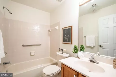 Bath - 528 Coover Rd, Annapolis, MD 21401 photo 1 of 3