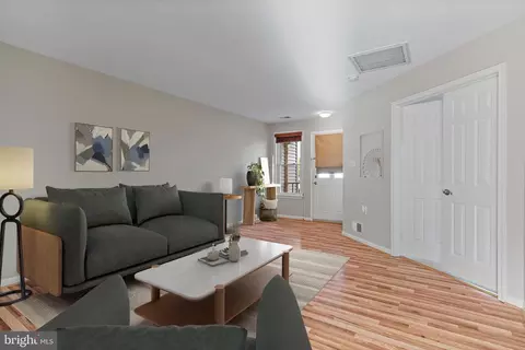 976 Riversedge Cir, Annapolis, MD 21401 photo 4