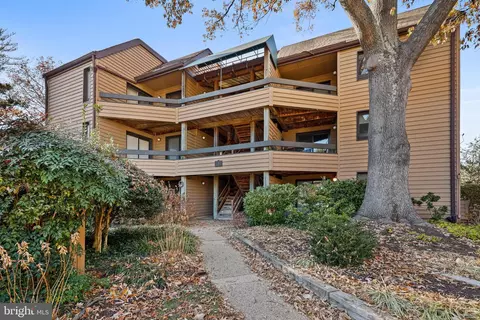7 President Point Dr #A1, Annapolis, MD 21403