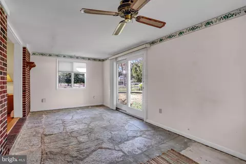 306 Delma Ave, Pasadena, MD 21122 photo 17