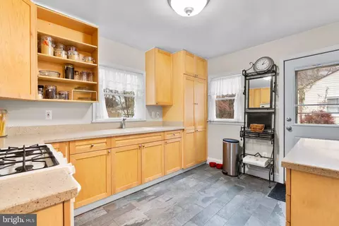 8173 Lea Rd, Pasadena, MD 21122 photo 9