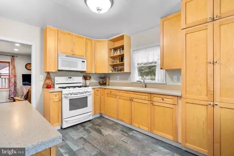 8173 Lea Rd, Pasadena, MD 21122 photo 6