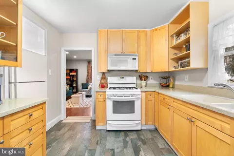 8173 Lea Rd, Pasadena, MD 21122 photo 5