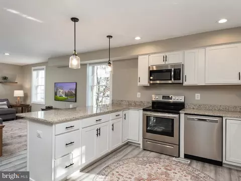 Kitchen - 2183 Lake Dr, Pasadena, MD 21122 photo 2 of 3