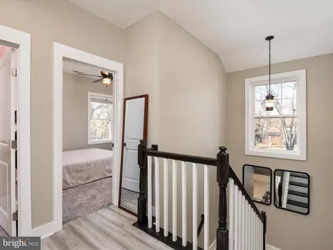Entry Way - 2183 Lake Dr, Pasadena, MD 21122 photo 6 of 8