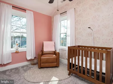 Bedroom - 2183 Lake Dr, Pasadena, MD 21122 photo 4 of 6