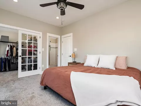 Bedroom - 2183 Lake Dr, Pasadena, MD 21122 photo 3 of 6